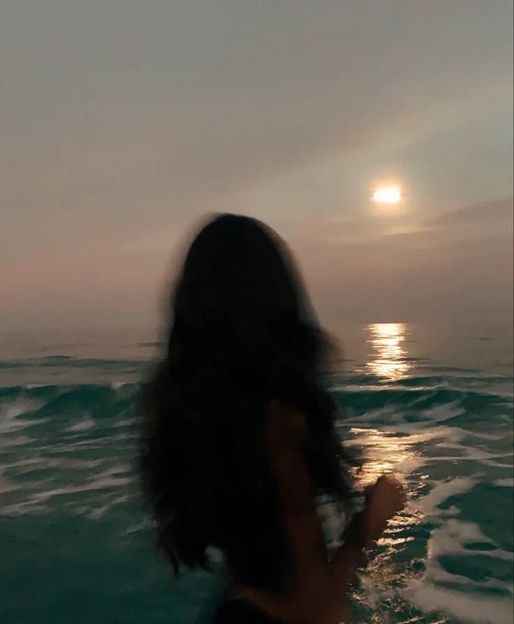 Shy Beach Girl (Leira) thumbnail