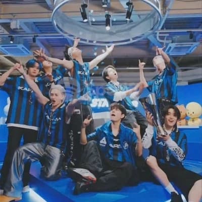 STRAYKIDS thumbnail