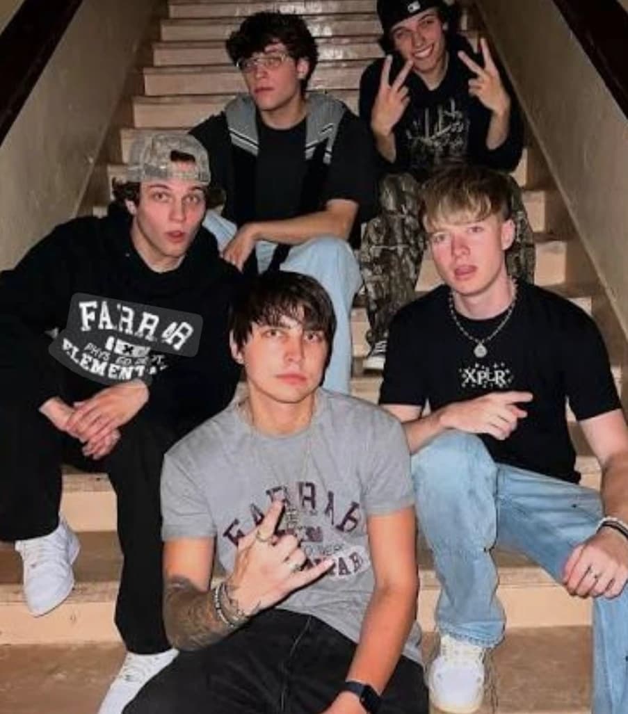 Sam, and colby, Jack, Johnny, Tara  thumbnail