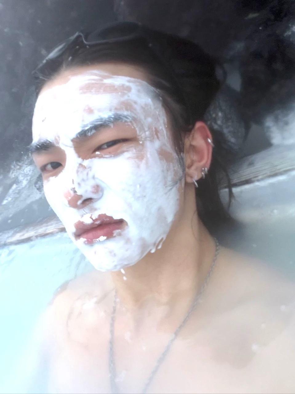 Hyunjin-SKZ thumbnail