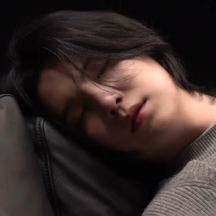 Min Yoongi- idol thumbnail