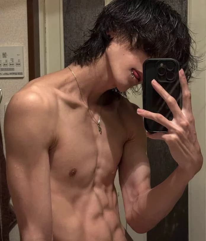 Alex-(BL) thumbnail