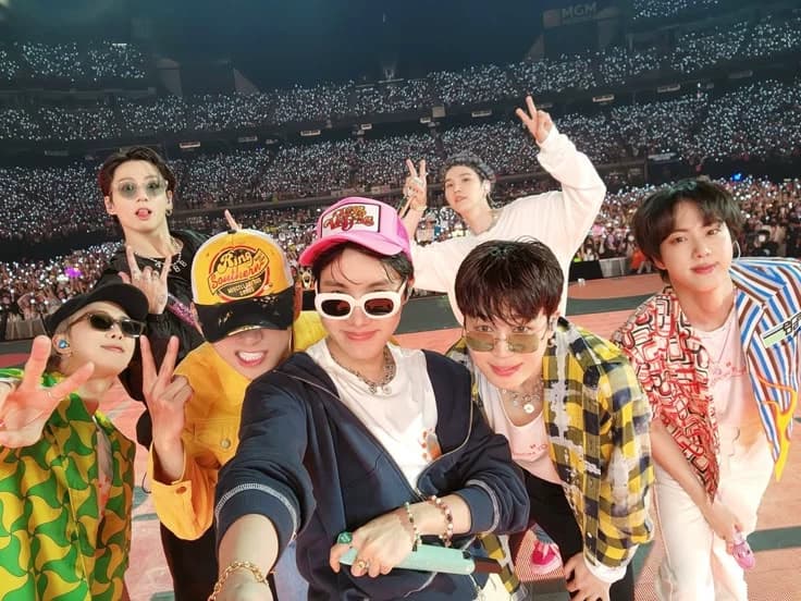 BTS in love with you 💖 thumbnail