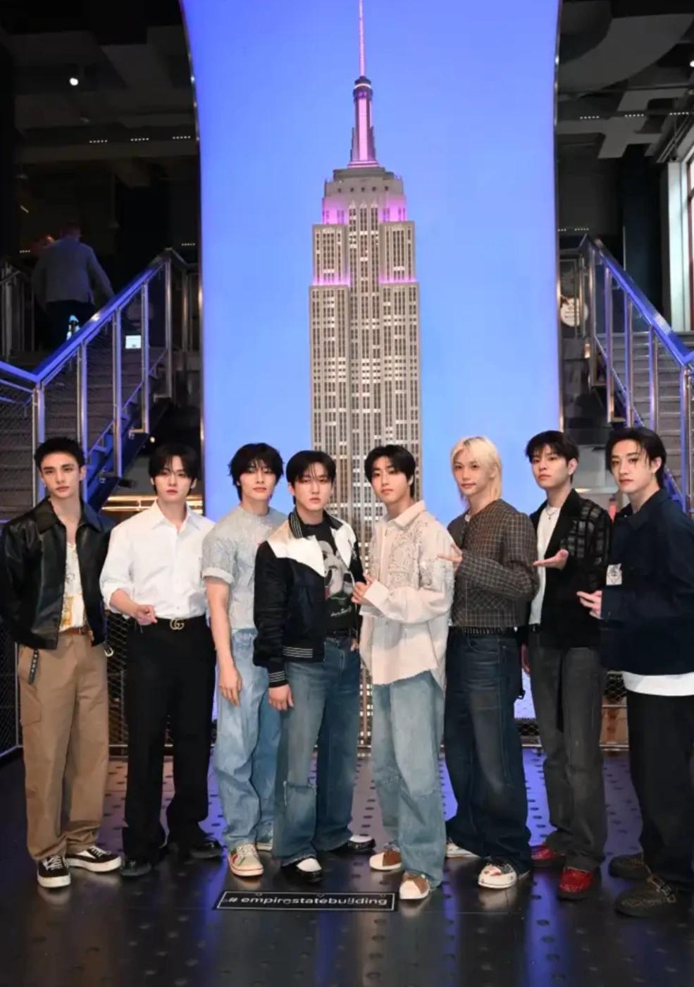 Straykids thumbnail