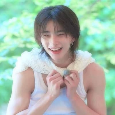 Hwang Hyunjin thumbnail