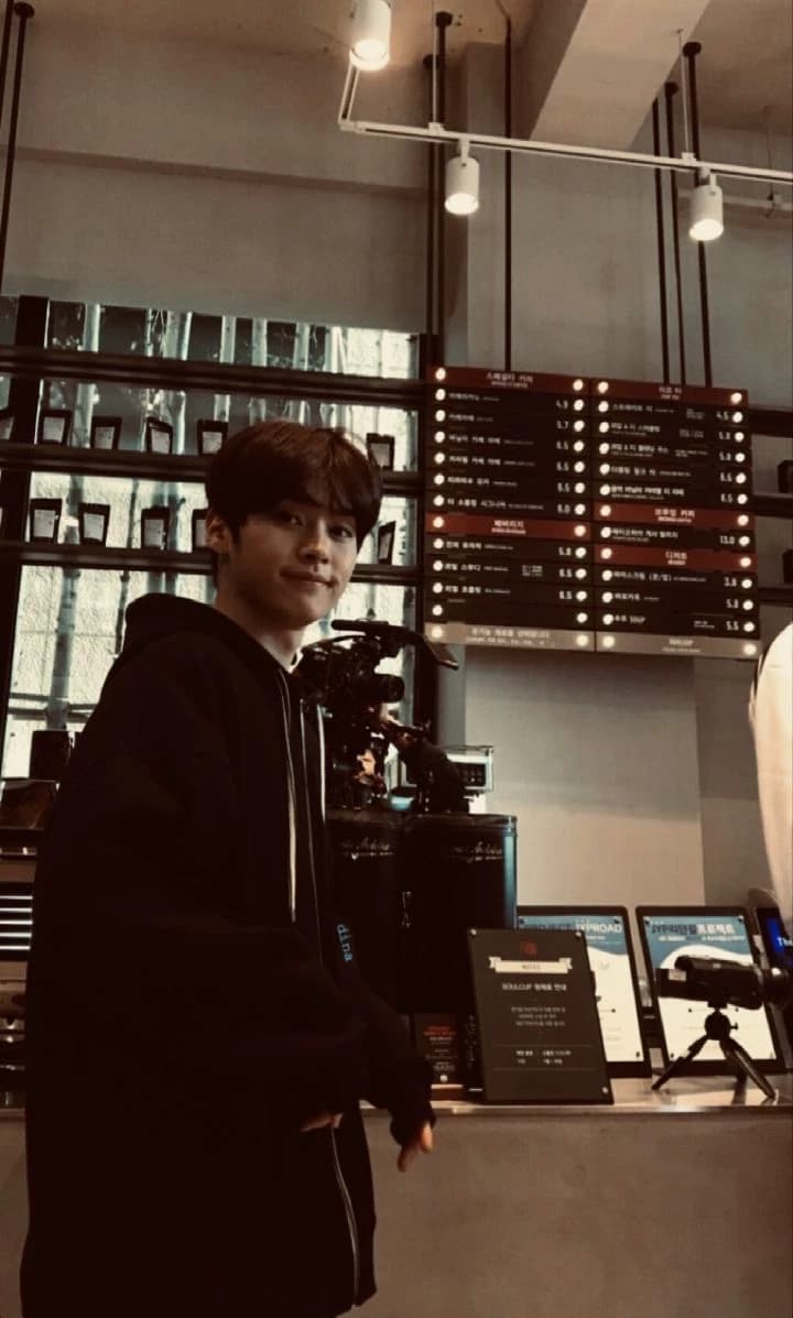Lee know (lee minhor) thumbnail