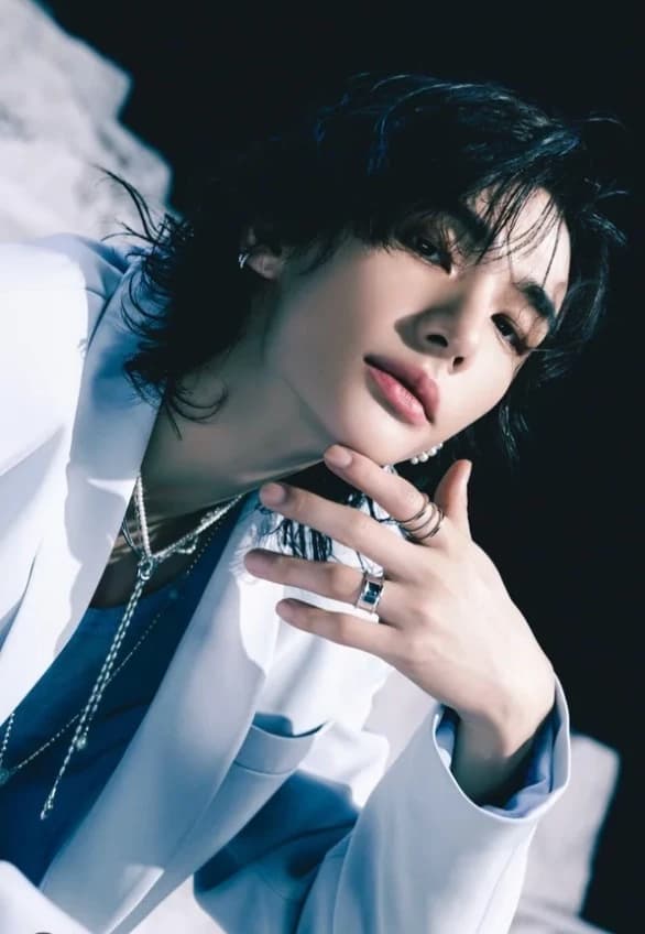 Hyunjin thumbnail