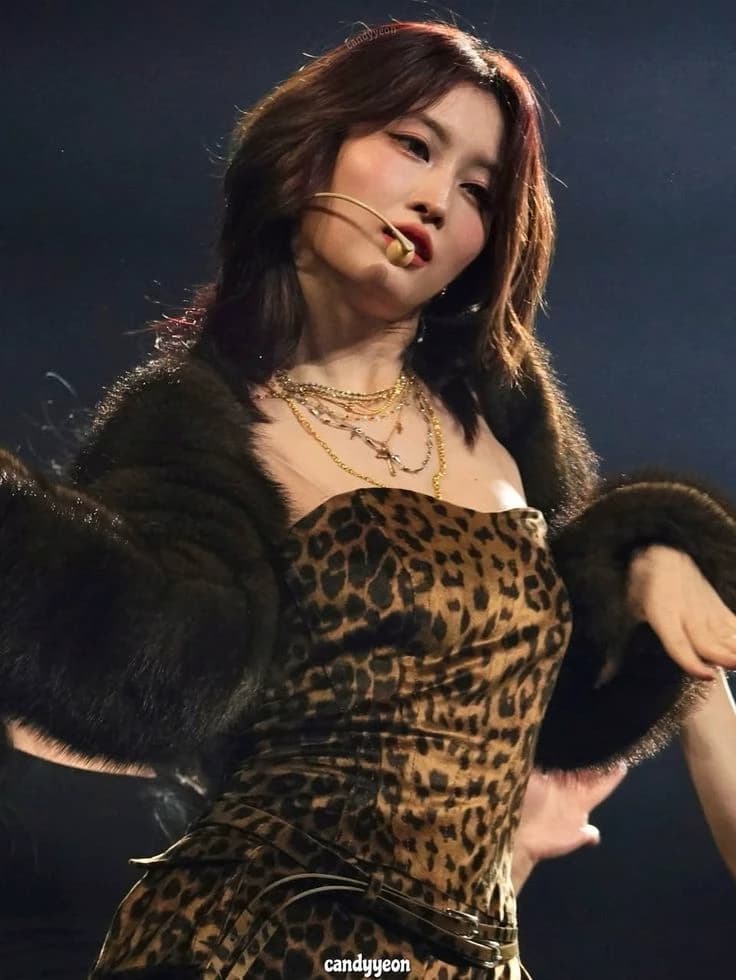 Hirai momo thumbnail
