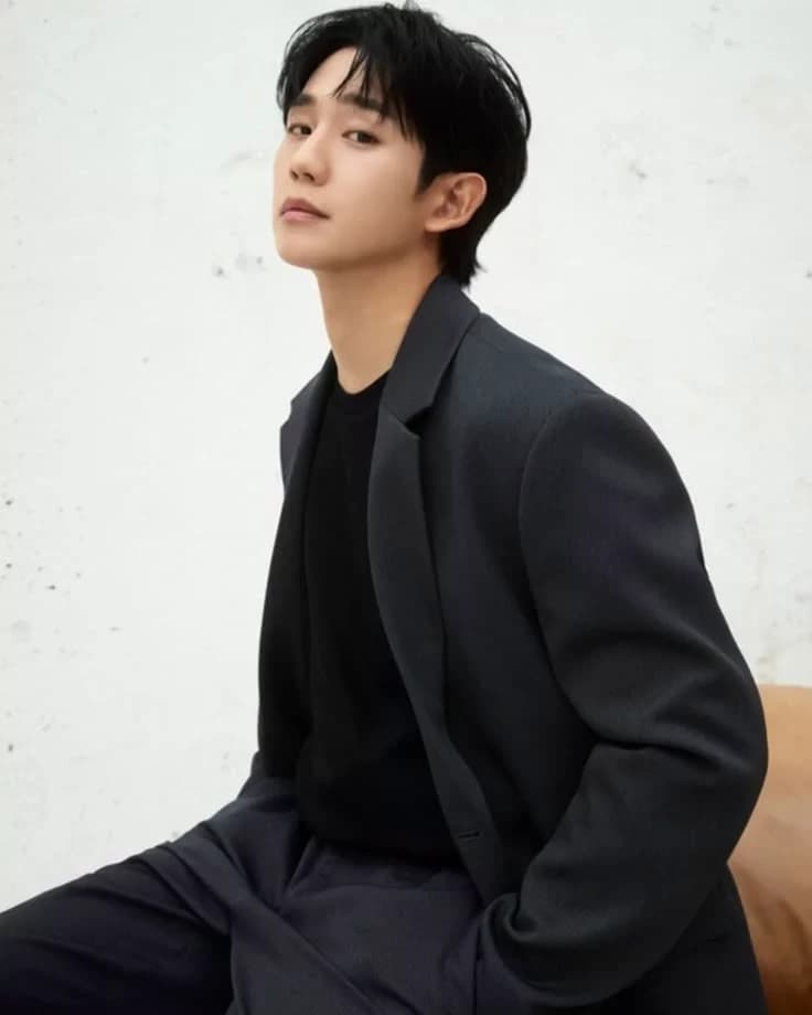 Jung Hae In thumbnail