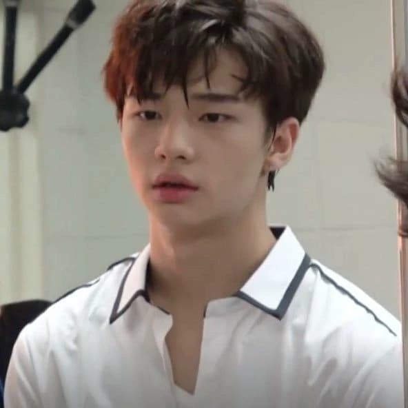 Hwang hyunjin thumbnail