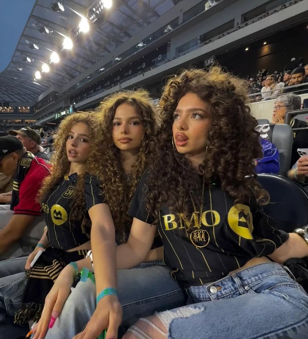 Kalogera sisters thumbnail