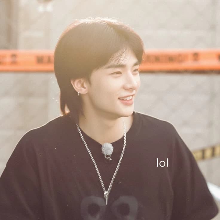 Hyunjin thumbnail
