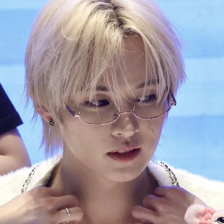 Lee know/minho crea tu historia thumbnail