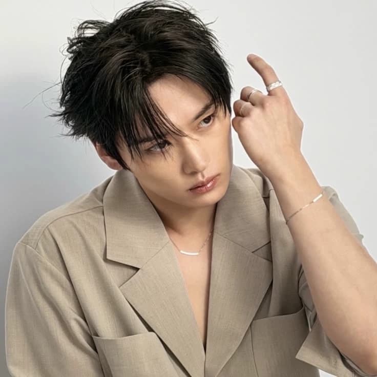 Lee know thumbnail