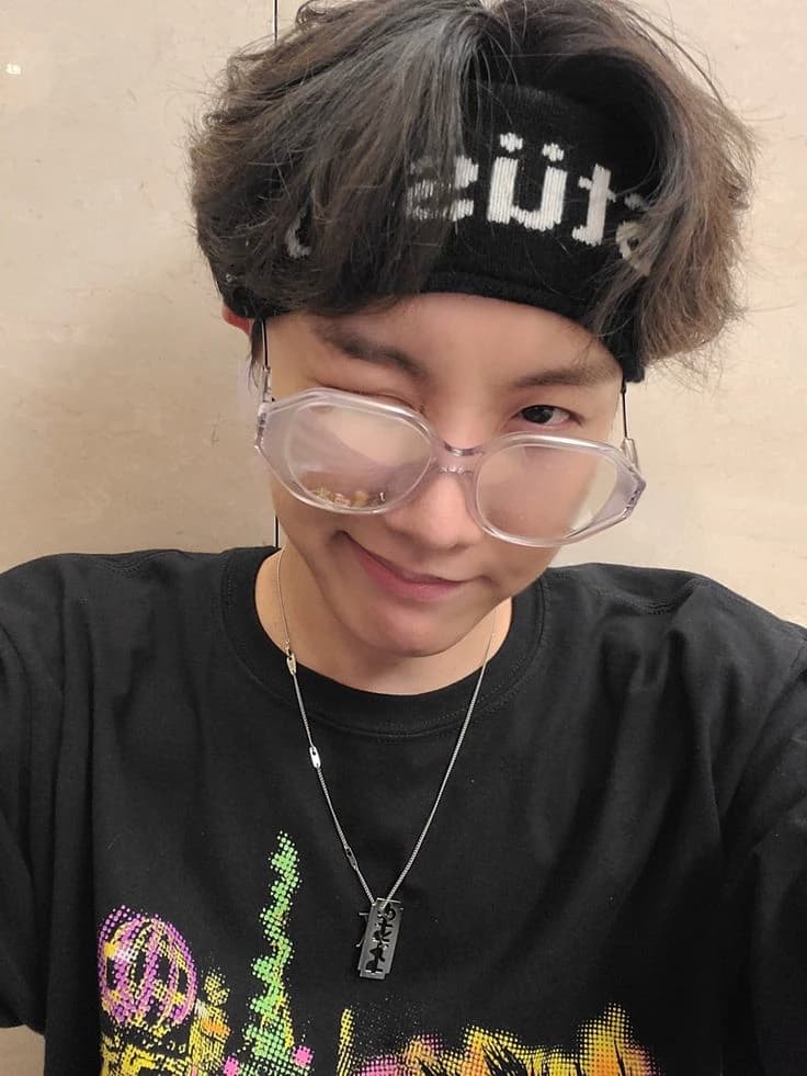 Hoseok (bl) thumbnail