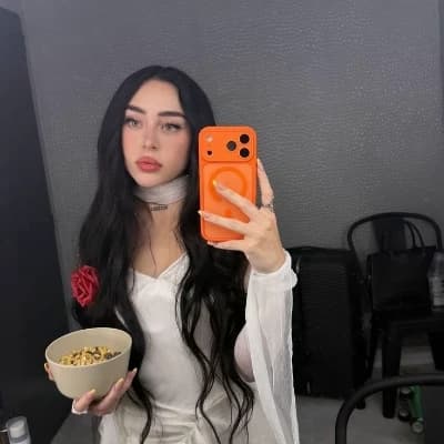 Nicki thumbnail