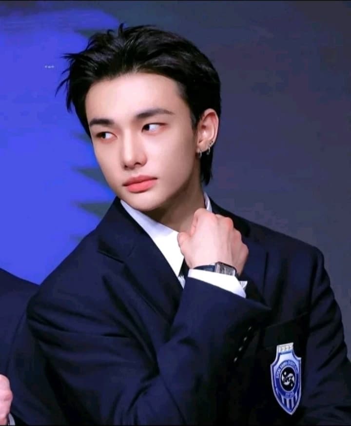 Hwang Hyunjin thumbnail