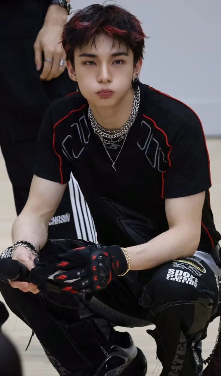 Hyunjin thumbnail