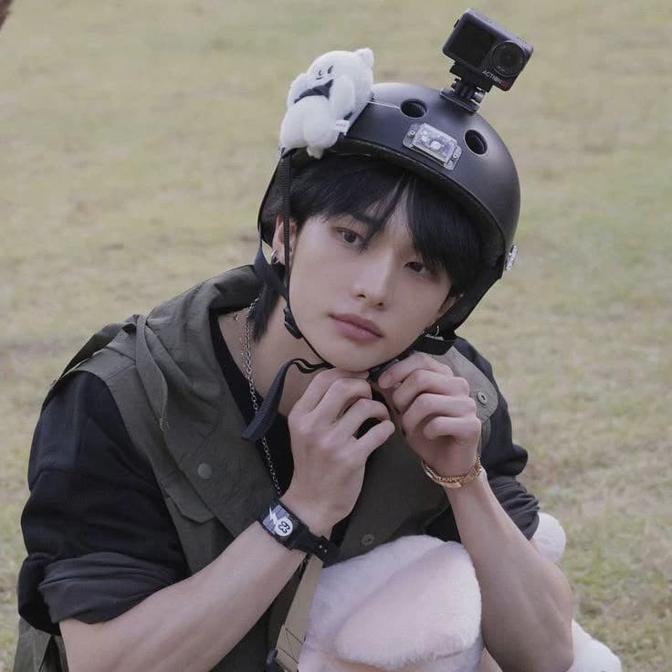Hyunjin thumbnail