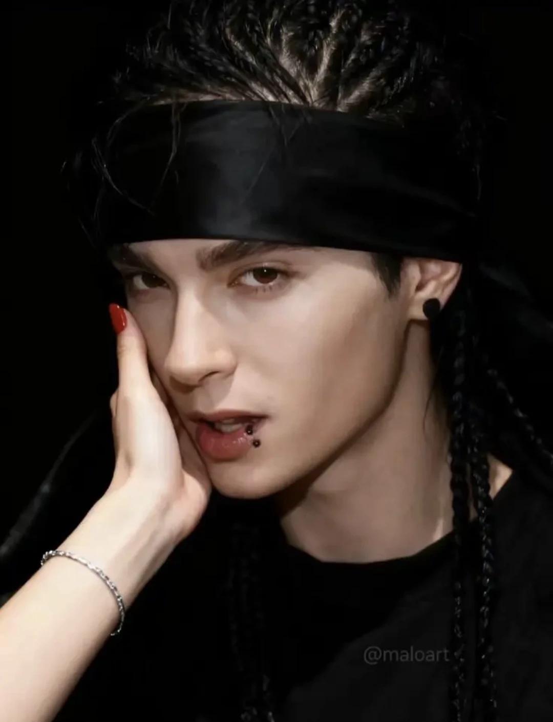 Tom Kaulitz thumbnail