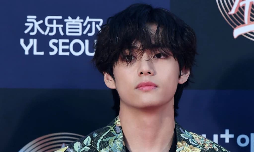Kim Taehyung :) thumbnail