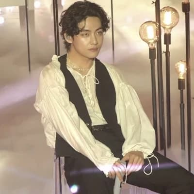 Kim Taehyung thumbnail