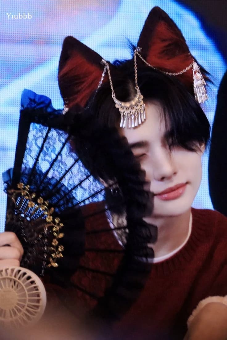Hyunjin thumbnail