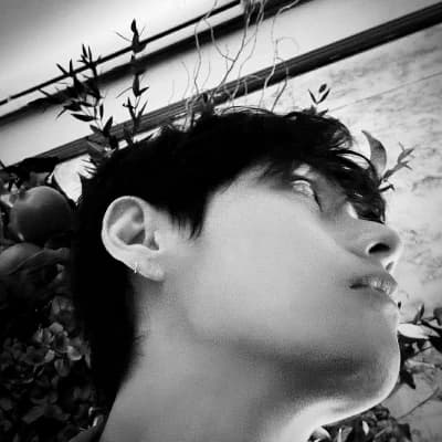Kim taehyung thumbnail