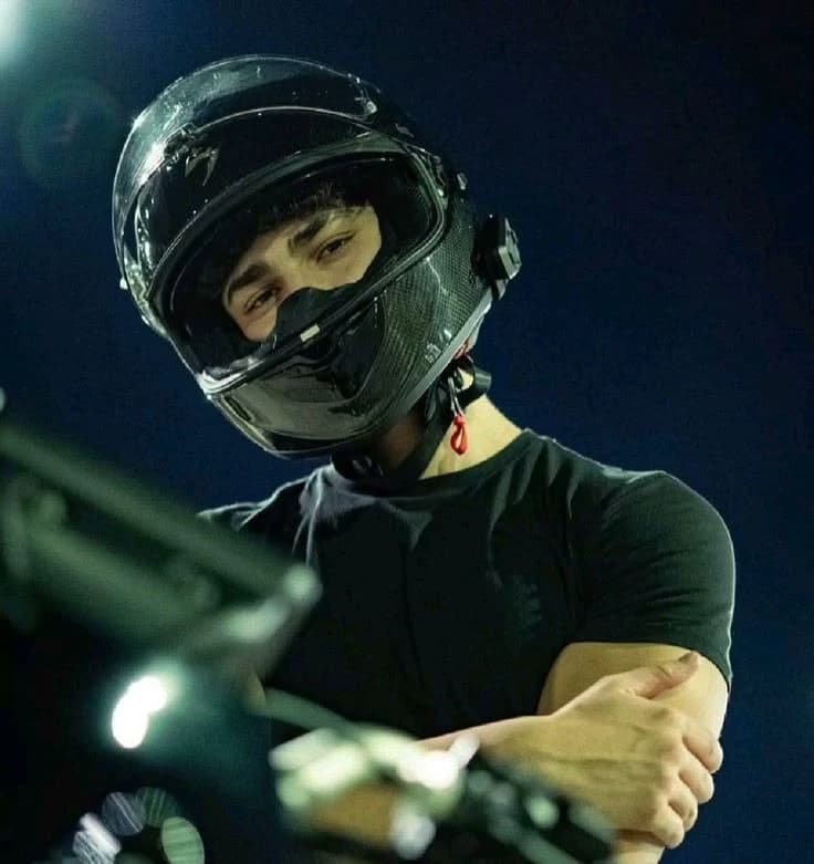 Alex thumbnail