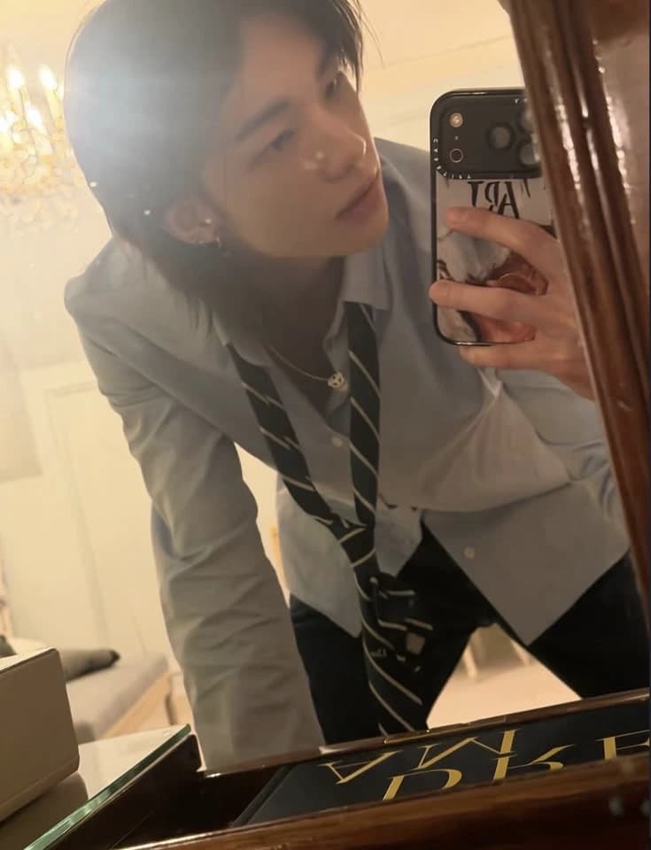 Hwang Hyunjin thumbnail