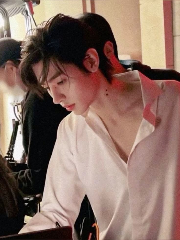 Create your story with Sunghoon. thumbnail
