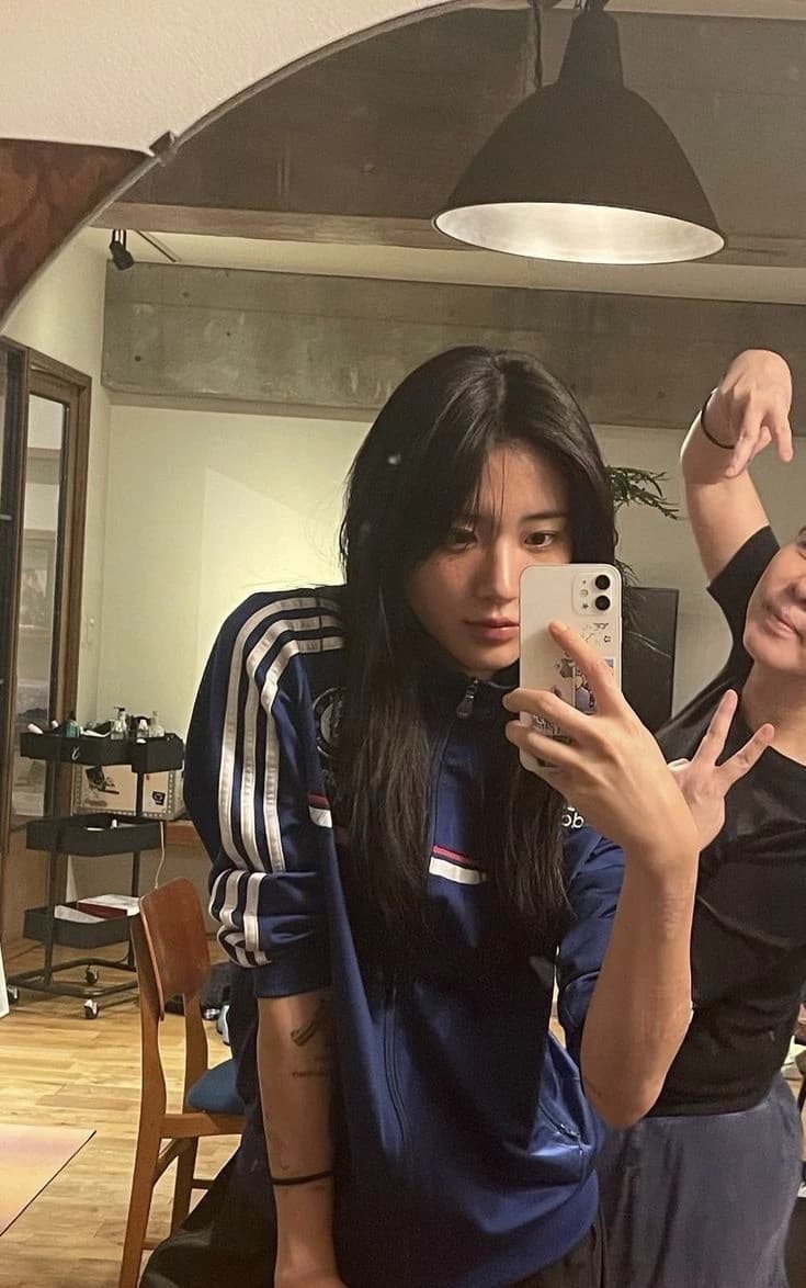 Wang Yi | 王毅 (WLW) thumbnail