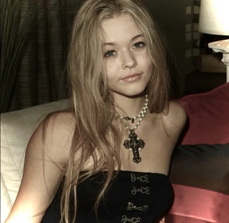 Alison Dilaurentis thumbnail