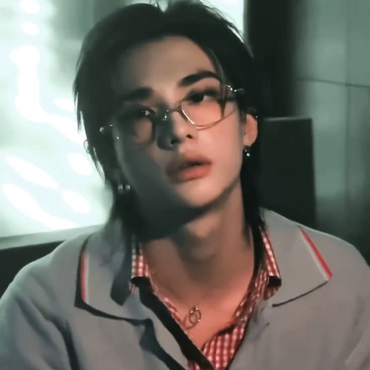 Hyunjin thumbnail