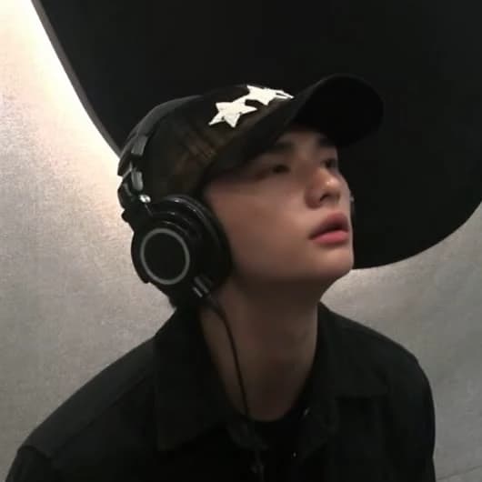 Hyunjin thumbnail