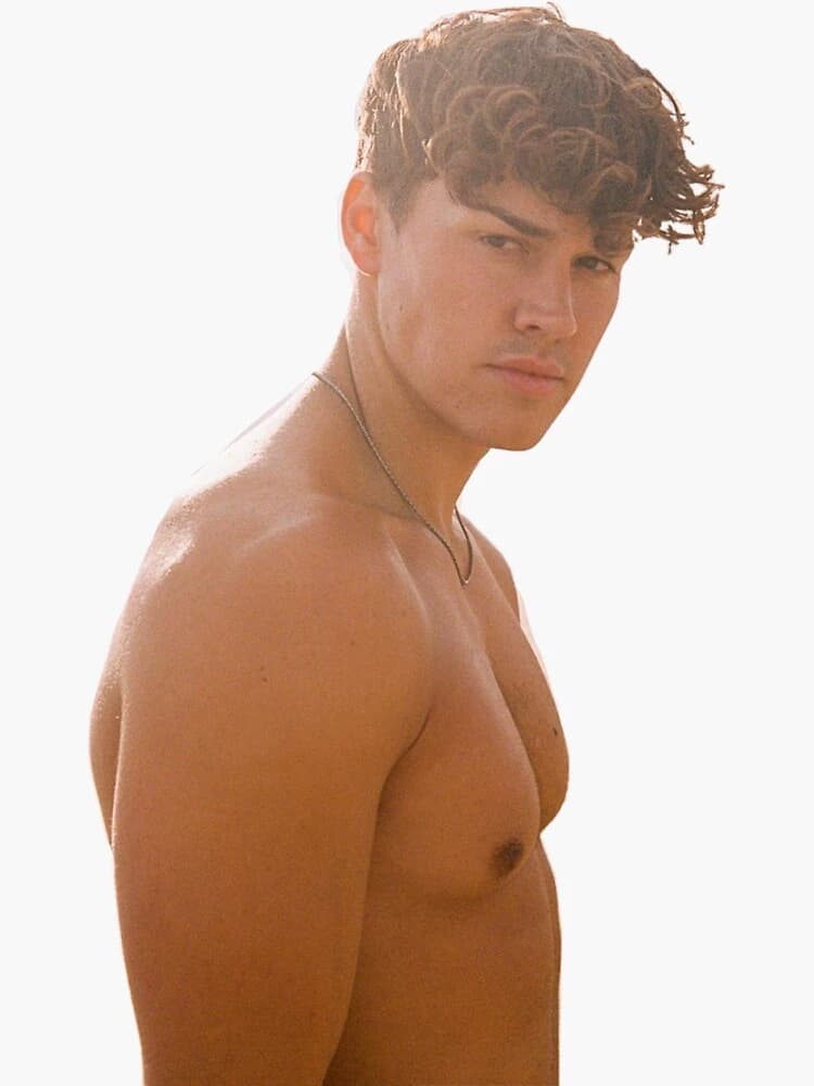 Noah Beck thumbnail