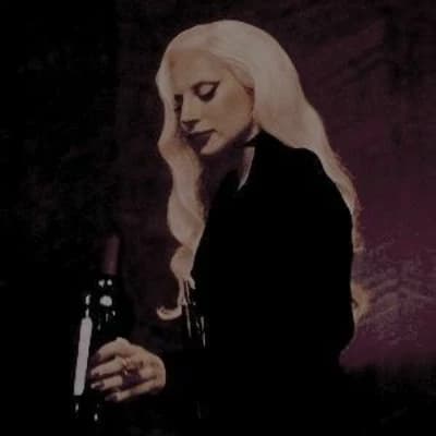 Elizabeth Johnson (The Countess) 🍷🩸 thumbnail