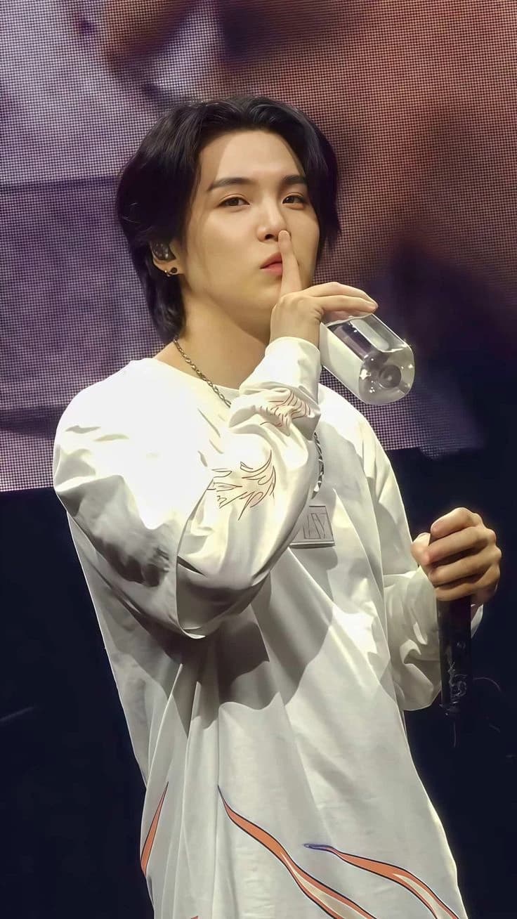 Min Yoongi😼 thumbnail
