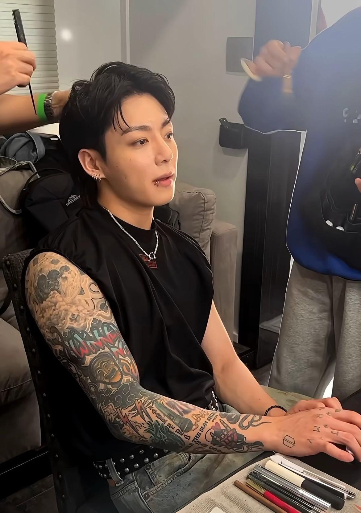 Jeon Jungkook thumbnail
