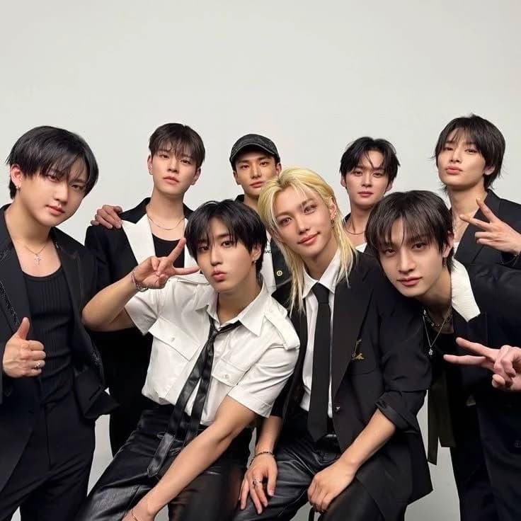 Stray kids thumbnail