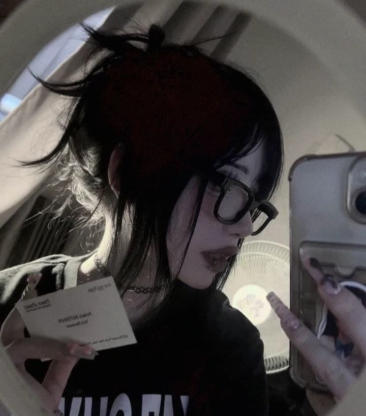 Hia — city girl  thumbnail