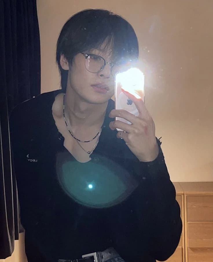 Jeongin thumbnail