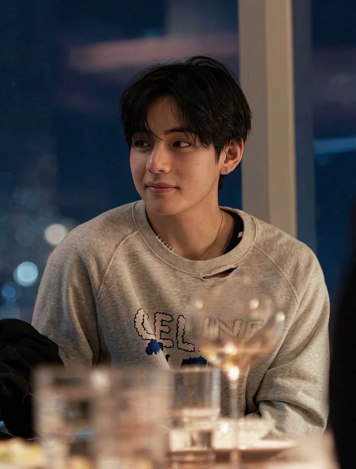 Kim Taehyung  thumbnail