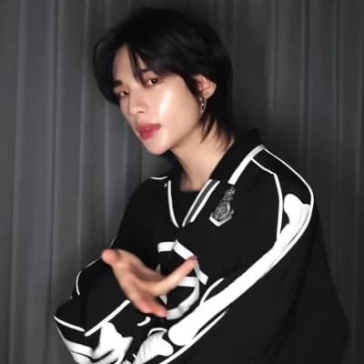 Hwang Hyunjin thumbnail