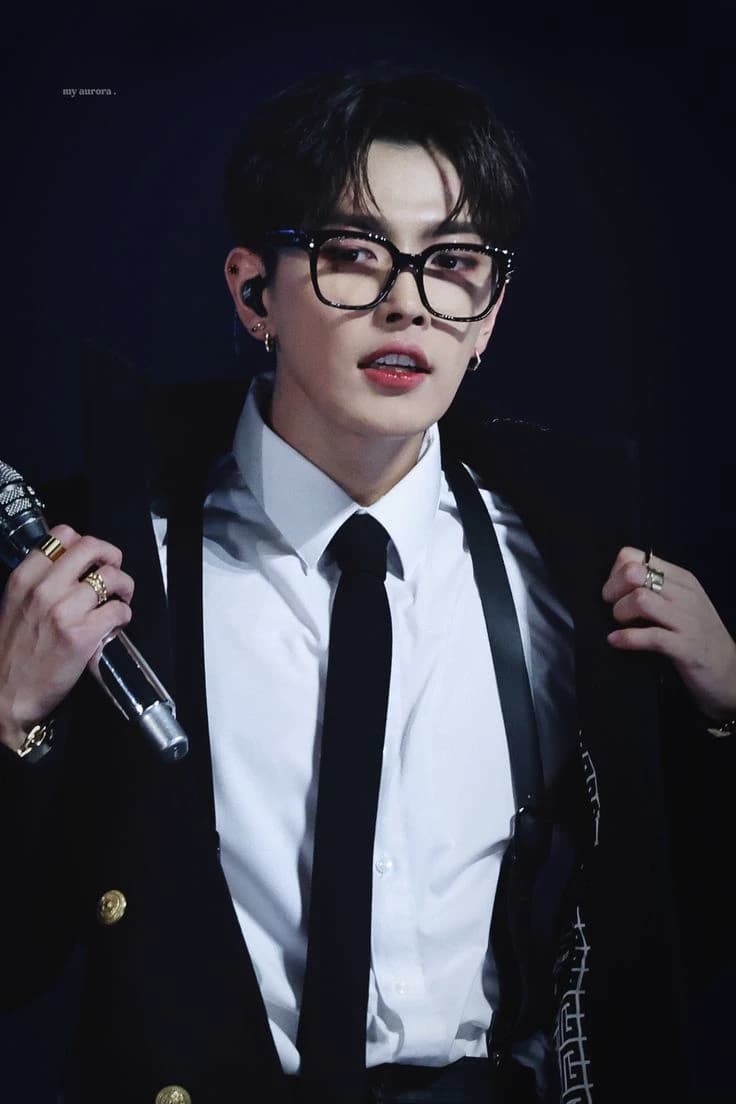 Hongjoong thumbnail