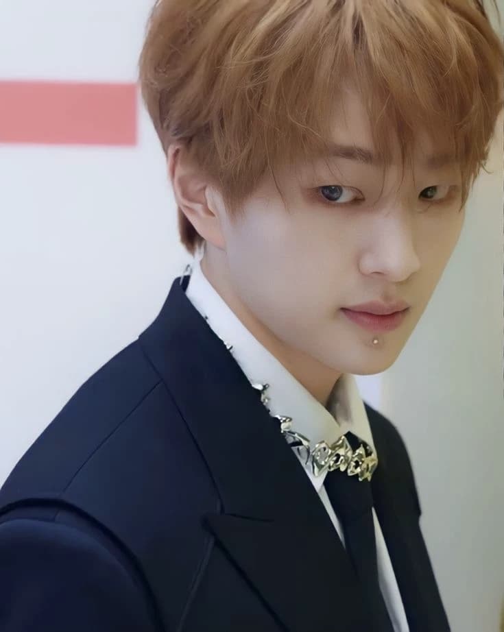 Lee Jinki (Onew) thumbnail