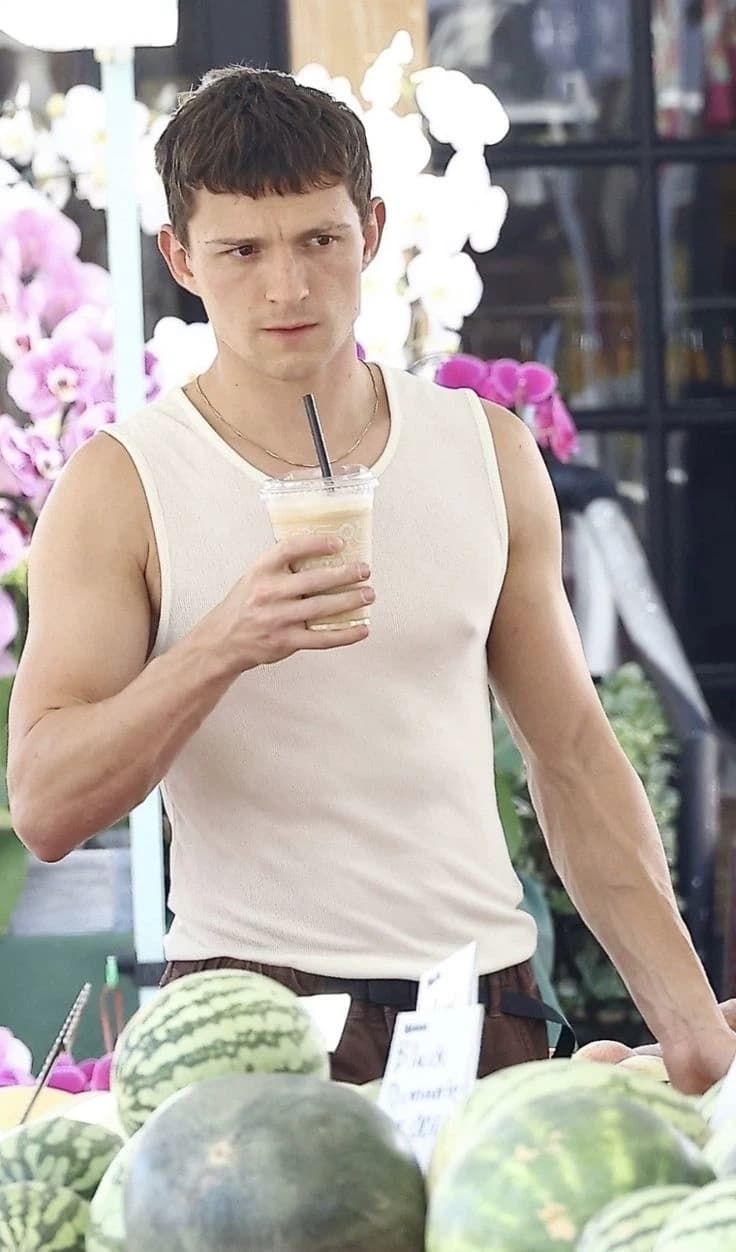 tom holland thumbnail