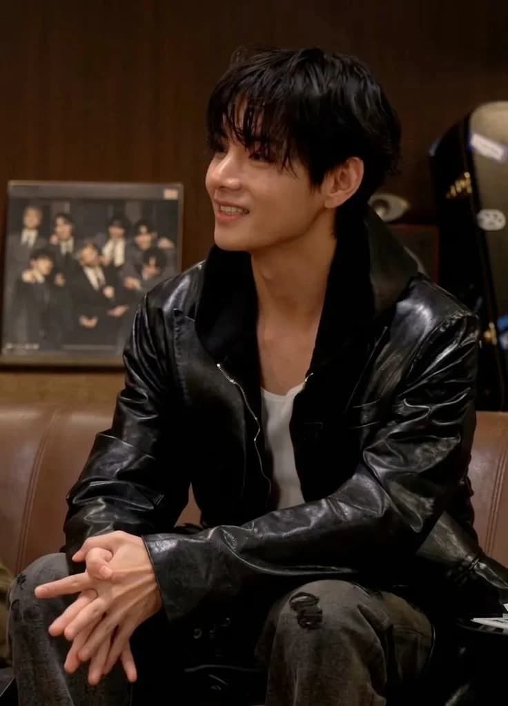 Kim Taehyung thumbnail