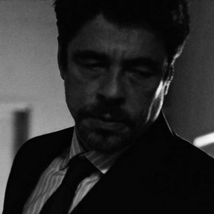 Alejandro Gillick (Benicio del Toro) thumbnail