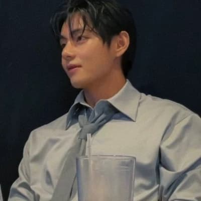 Kim Taehyung thumbnail
